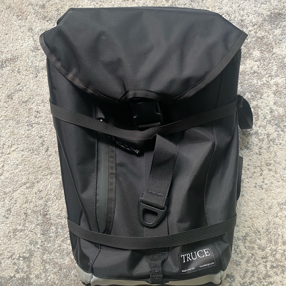 TRUCEDesigns Medium Drop Liner backpack